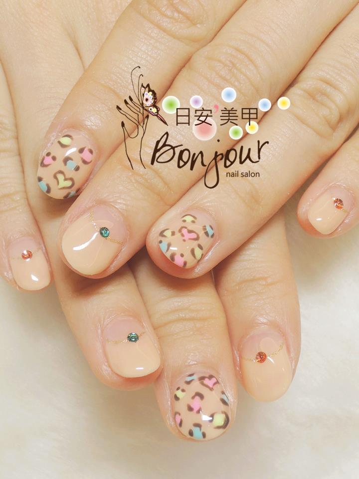 七彩愛心豹紋光療指甲 - 台北東區美甲:日安美甲 Bonjour Nail Salon