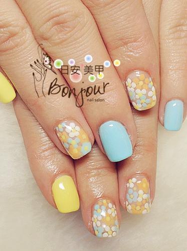 春系手繪花花光療指甲 - 台北東區美甲:日安美甲 Bonjour Nail Salon