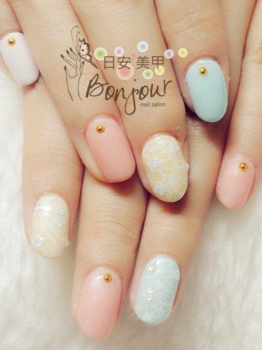 台北東區美甲 日安美甲:三色白蕾絲花光療指甲 Bonjour Nail Salon