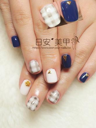 台北東區美甲 日安美甲:冬之寶藍格紋風光療指甲 Bonjour Nail Salon