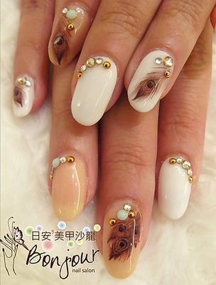 孔雀羽毛光療指甲 - 台北東區美甲指甲彩繪:日安美甲 Bonjour Nail Salon