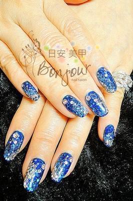 BLUE系閃亮宴會趴光療指甲:台北東區美甲彩繪店-Bonjour Nails
