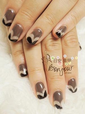 M字紋光療指甲 - 台北東區美甲指甲彩繪:日安美甲 Bonjour Nail Salon