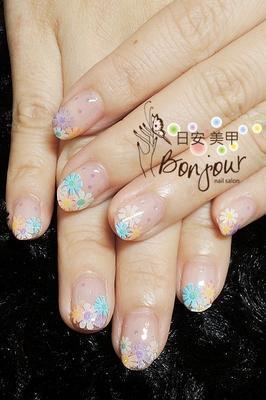 法式小花風格光療指甲 - 台北東區指甲彩繪:日安美甲 Bonjour Nails