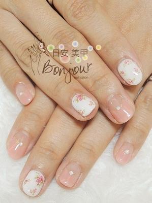 鄉村小花卉光療指甲 - 臺北東區美甲指甲彩繪:日安美甲 bonjour nail