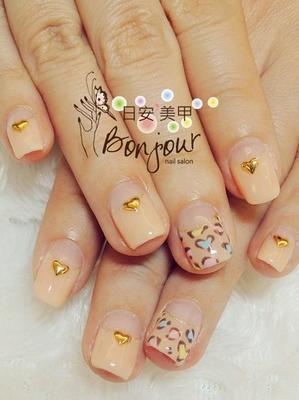 彩虹色愛心豹紋光療指甲 - 台北東區美甲指甲彩繪:日安美甲 Bonjour Nail Salon
