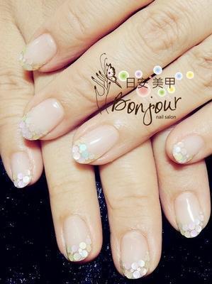 法式圓點亮片光療指甲 - 台北東區美甲指甲彩繪:日安美甲 Bonjour Nail Salon
