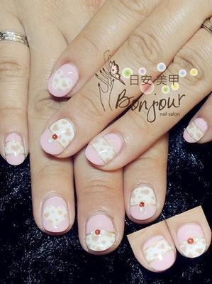 粉紅愛心紋光療指甲 - 台北東區美甲指甲彩繪:日安美甲 Bonjour Nail Salon