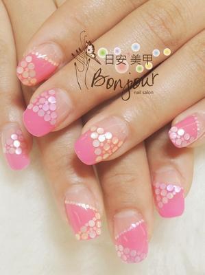 桃紅色亮片幾何風光療指甲 - 台北東區美甲:日安美甲 Bonjour Nail Salon