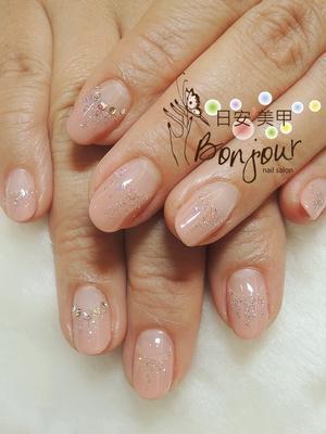 反法式裸色光療指甲 - 台北東區美甲:日安美甲 Bonjour Nail Salon