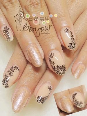 裸金黑玫瑰光療指甲 - 台北東區美甲:日安美甲 Bonjour Nail Salon