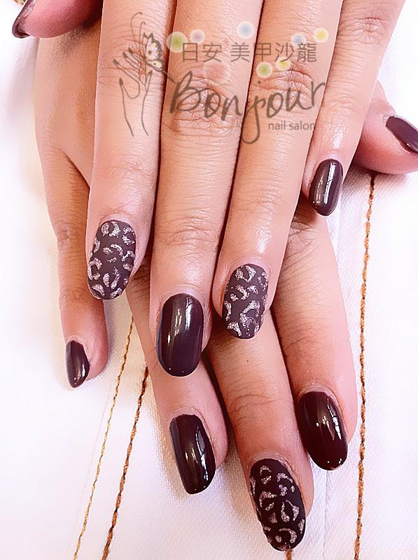 紫色霧面風格光療指甲:台北東區美甲彩繪店-Bonjour Nails