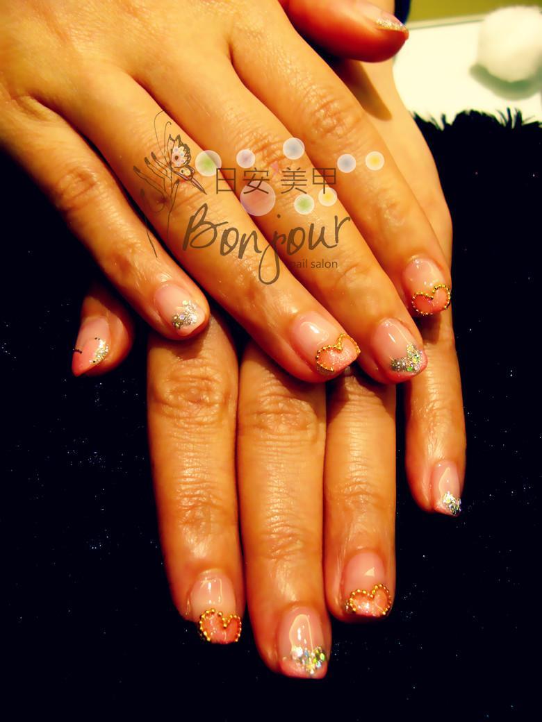 愛心造型光療指甲:台北東區美甲彩繪店-Bonjour Nails