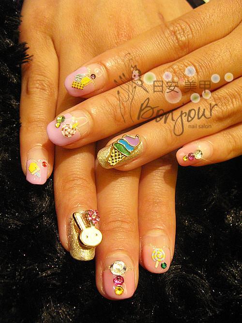 童趣風格光療指甲:台北東區美甲彩繪店-Bonjour Nails