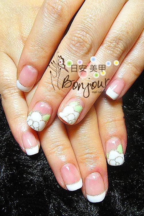 白色玫瑰光療指甲:台北東區美甲彩繪店-Bonjour Nails