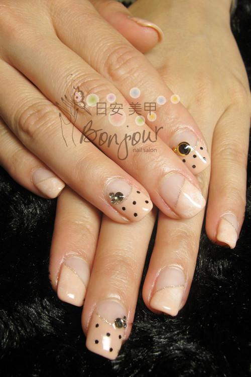 OL風格光療指甲:台北東區美甲彩繪店-Bonjour Nails